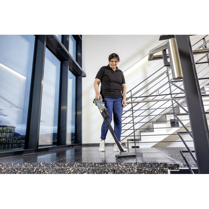 Акумулаторната Прахосмукачка за сухо почистване Karcher LVS 1/1 Bp